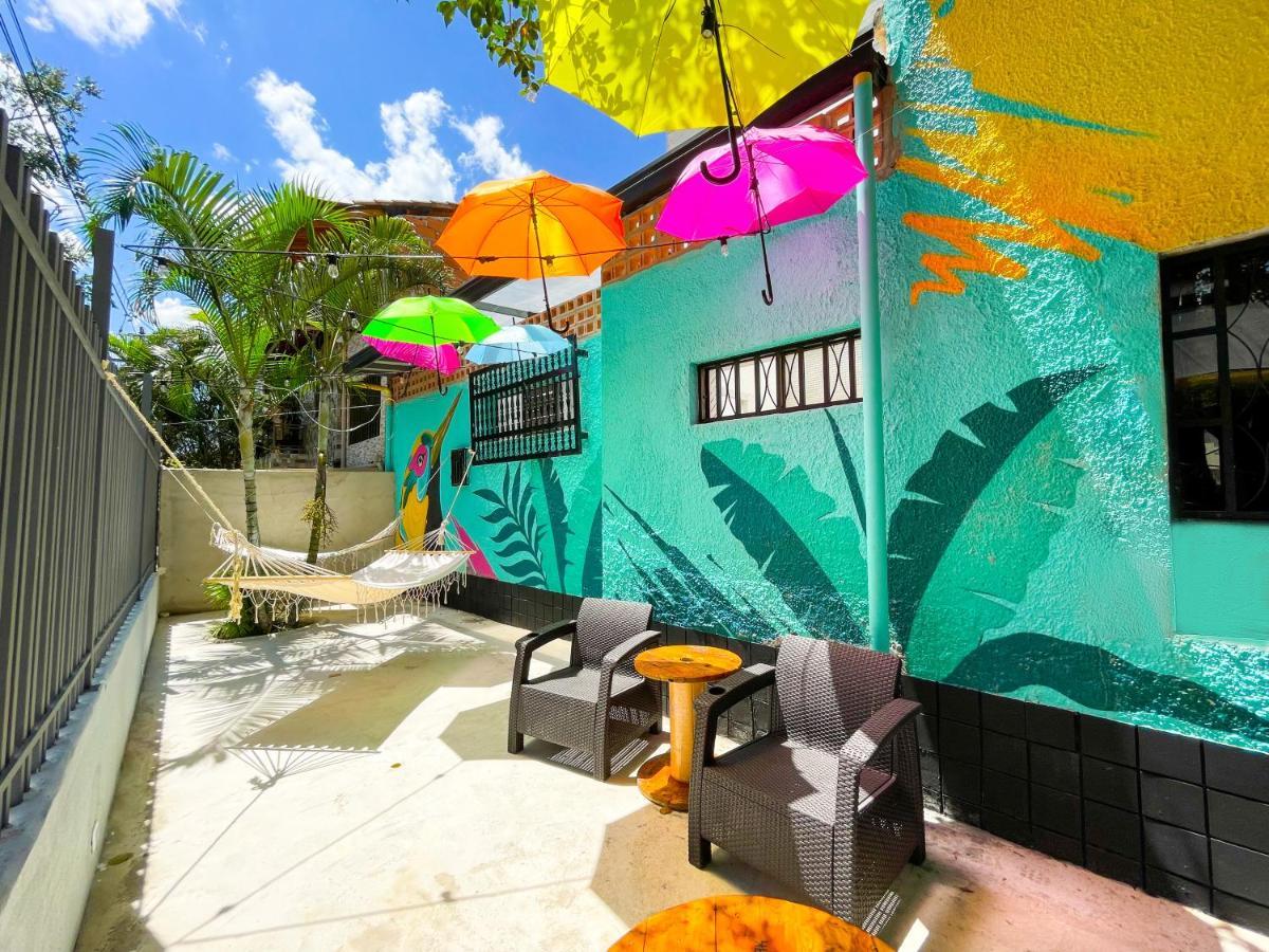 Baku Laureles Hostel Medellín Exterior foto